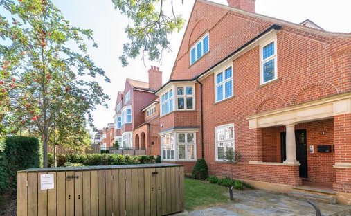 Apartment in Hampstead, Camden, England 1