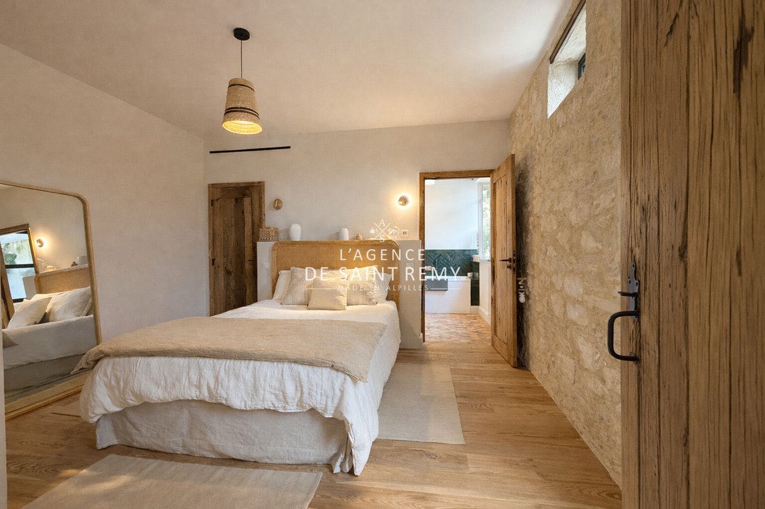 Villa in Saint-Rémy-de-Provence, Provence-Alpes-Côte d'Azur, France 4 - 16997040