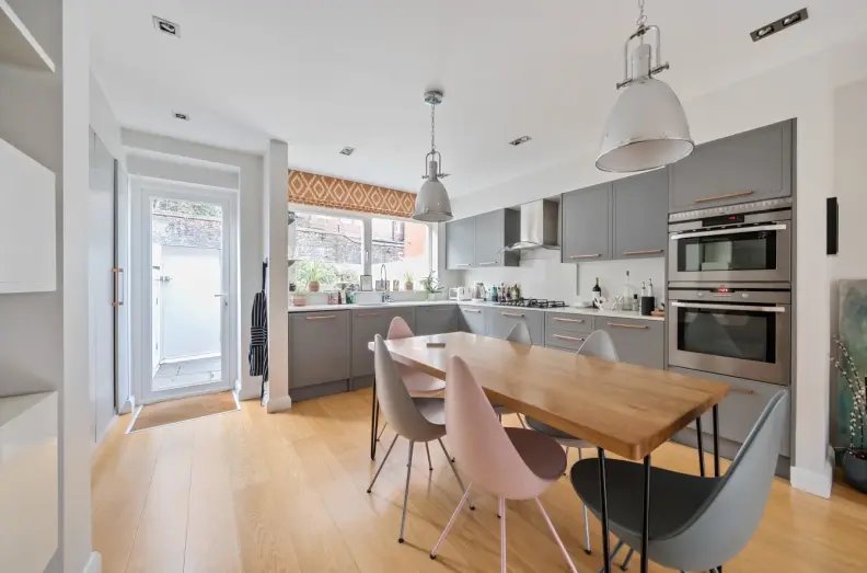 Townhouse in Swiss Cottage, Camden, England 3 - 17055187