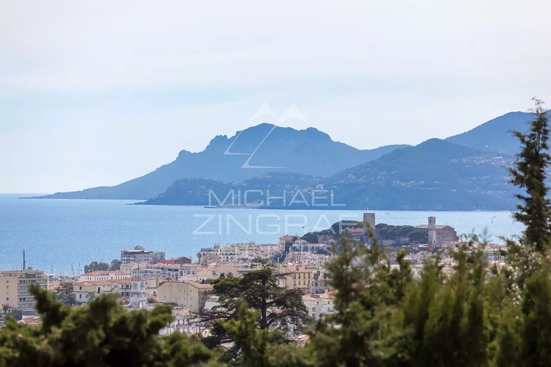 House in Cannes, Provence-Alpes-Côte d'Azur, France 2 - 17048981