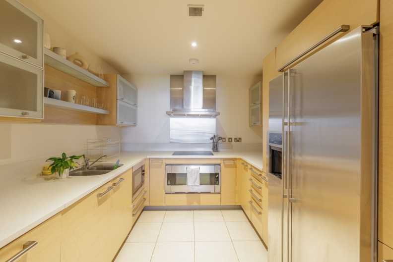 Apartment in Walham Green, Hammersmith and Fulham, England 5 - 17055298