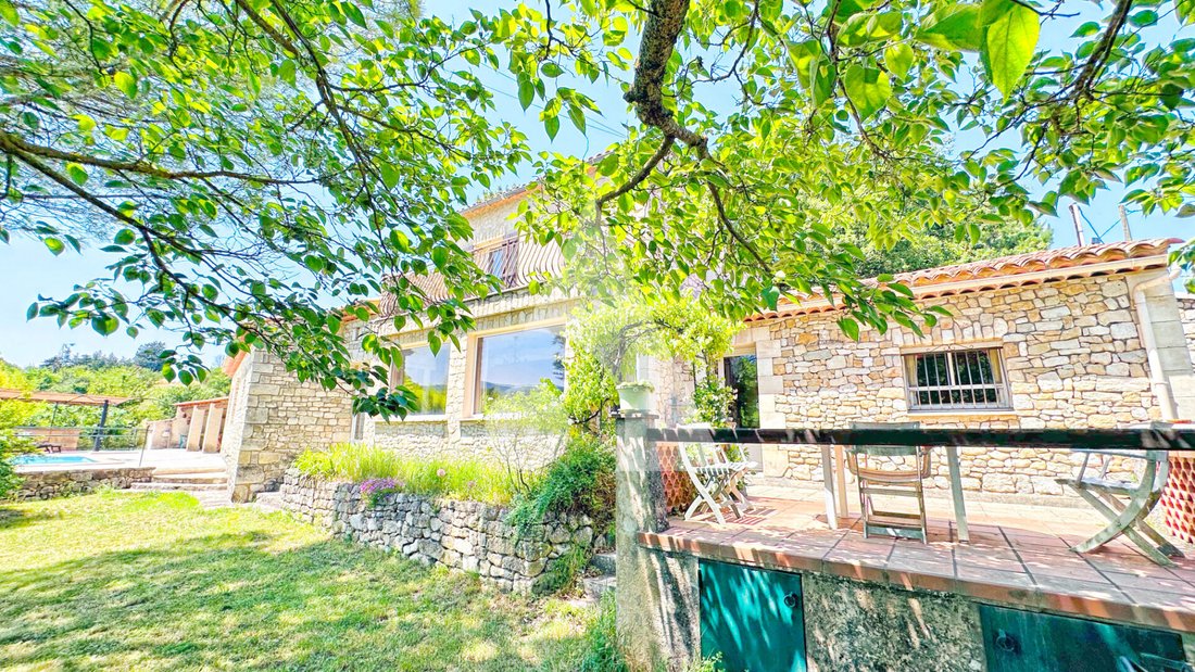 Villa in Céreste-en-Luberon, Provence-Alpes-Côte d'Azur, France 2 - 14435641