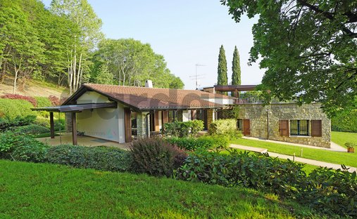 Villa en San Felice del Benaco, Lombardía, Italia 1