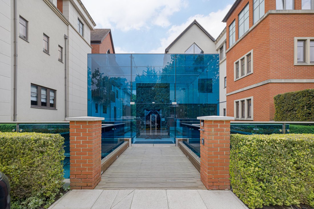 Apartment in Hampstead Garden Suburb, Barnet, England 2 - 17049749