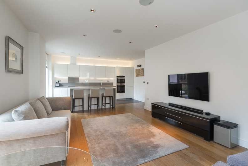 Apartment in Ealing (London Borough of Ealing), Ealing, England 3 - 17055359
