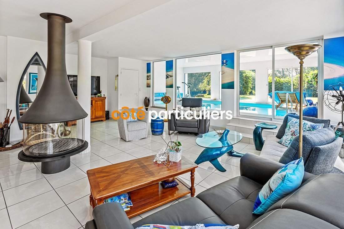 Villa in La Chapelle-des-Marais, Pays de la Loire, France 4 - 17047858