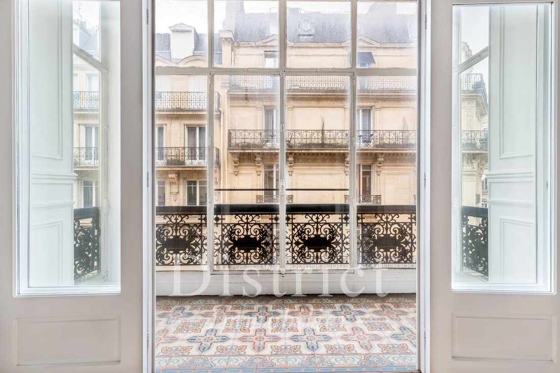 Apartment in Triangle d'Or, Paris 8e Arrondissement, Paris 3 - 16702517