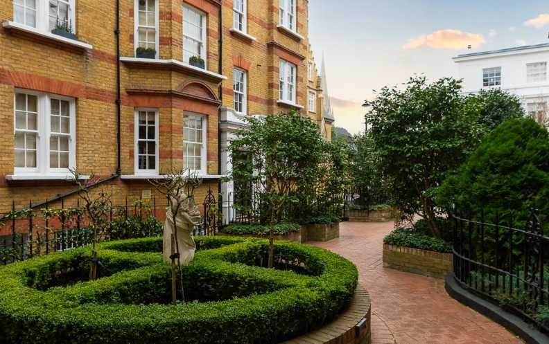 Apartment in Campden Hill, Kensington And Chelsea, England 1 - 17055477