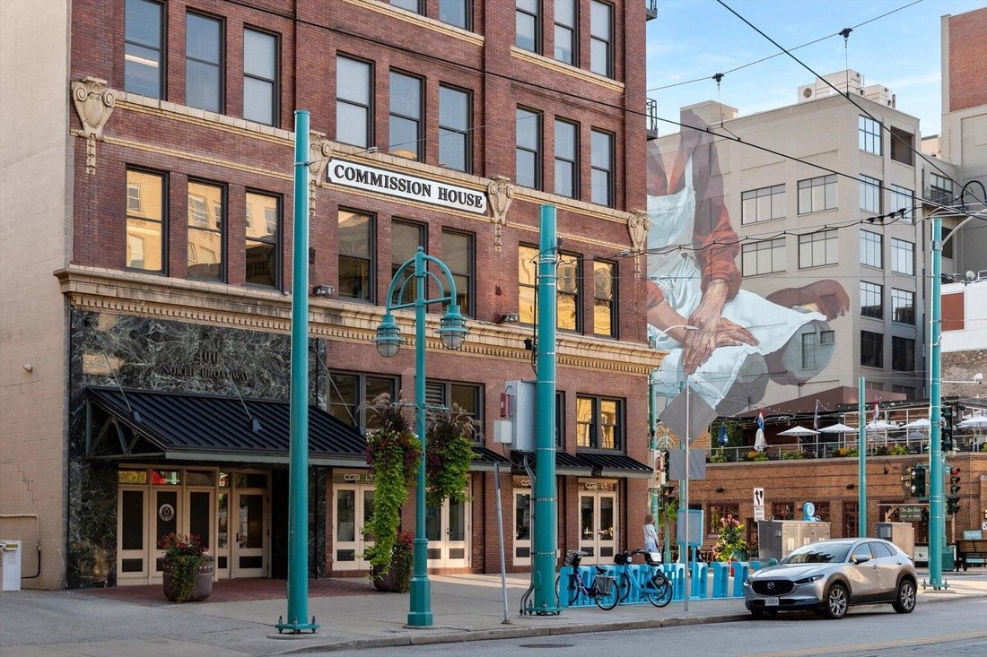 Condo in Milwaukee, Wisconsin, United States 1 - 17049574