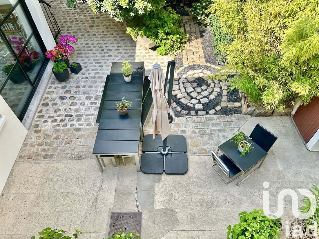 House in Arrondissement of Bobigny, Ile-de-France, France 3 - 17052705