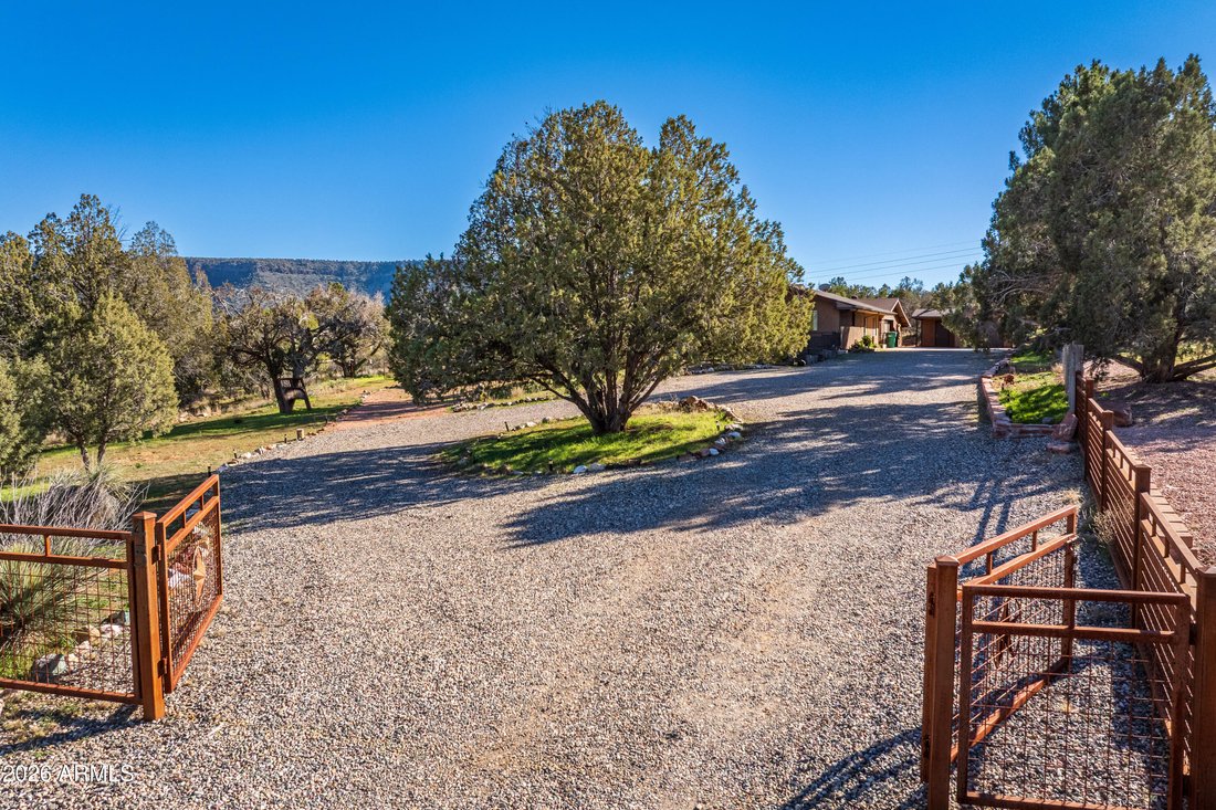 House in Sedona, Arizona, United States 2 - 17049866