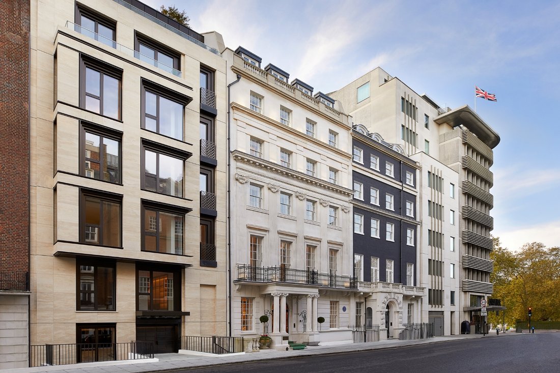 Apartment in Mayfair, Westminster, England 1 - 17048233