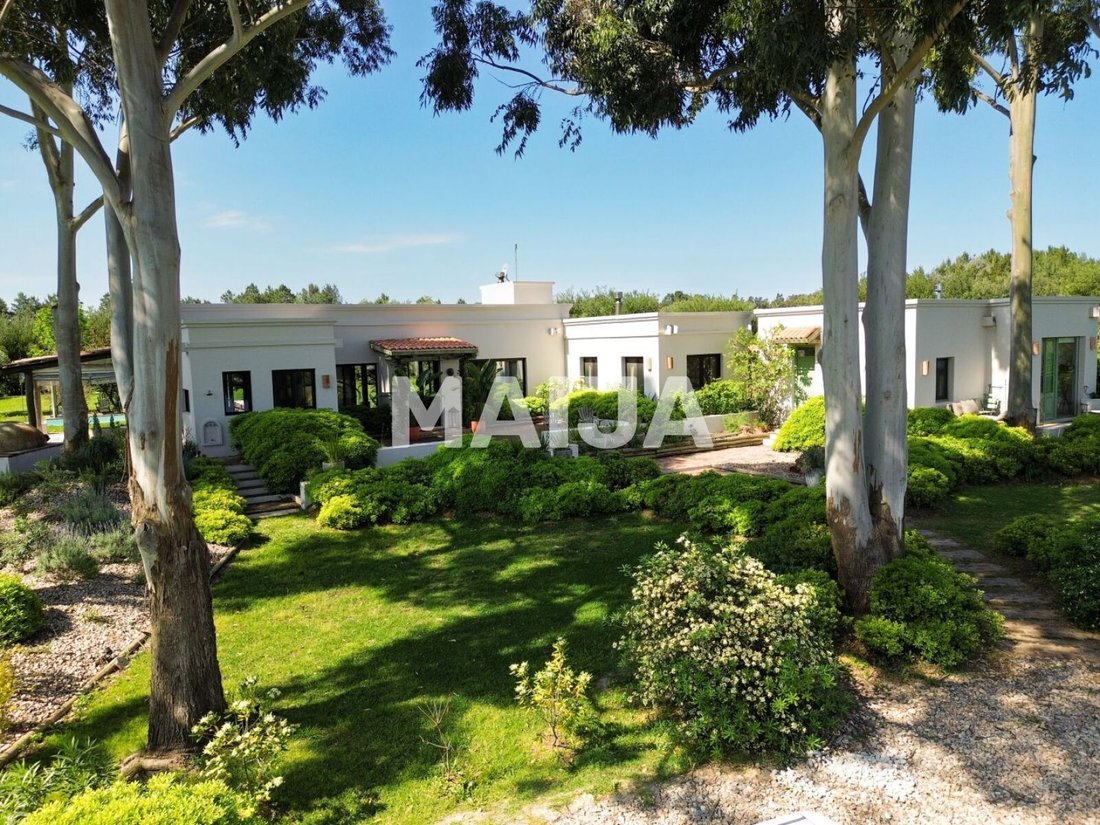 House in San Carlos, Maldonado Department, Uruguay 1 - 17050290