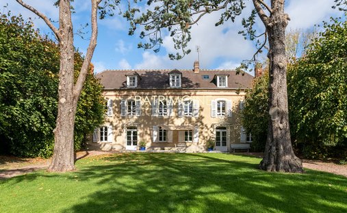 Villa in Sainte-Scolasse-sur-Sarthe, Normandy, France 1