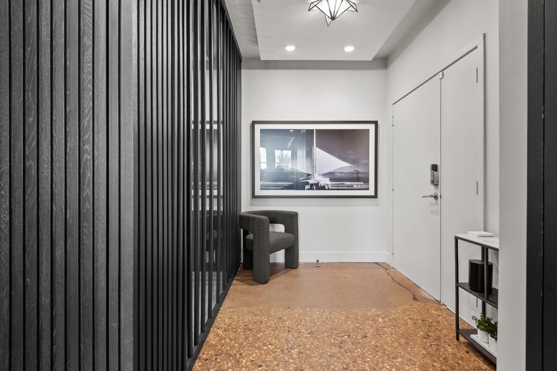 Condo in Milwaukee, Wisconsin, United States 5 - 17049574