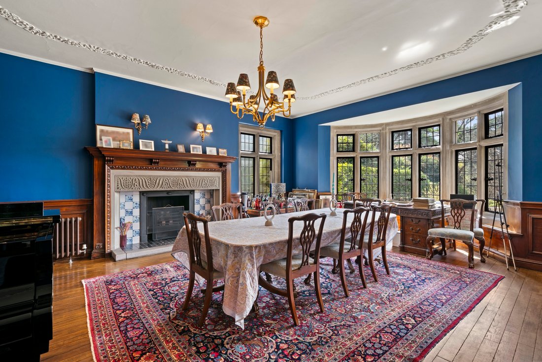 House in Brooklands, Elmbridge, England 5 - 17049699