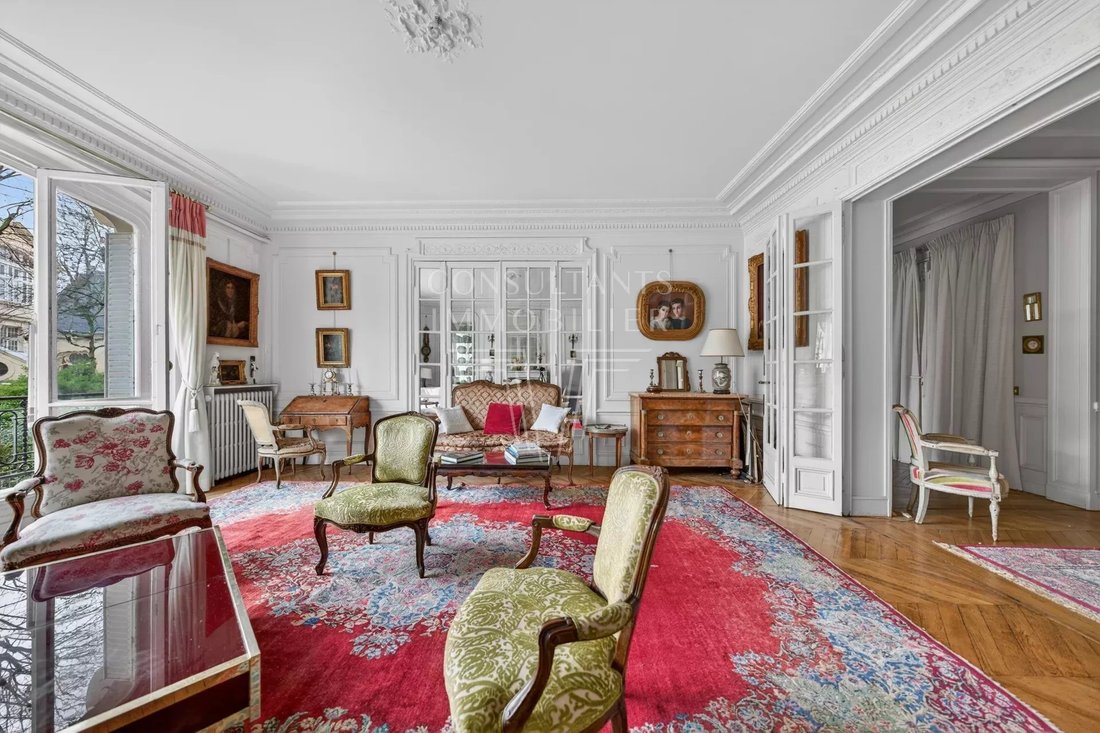 Apartment in Porte Dauphine, Paris 16e Arrondissement, Paris 5 - 17049237