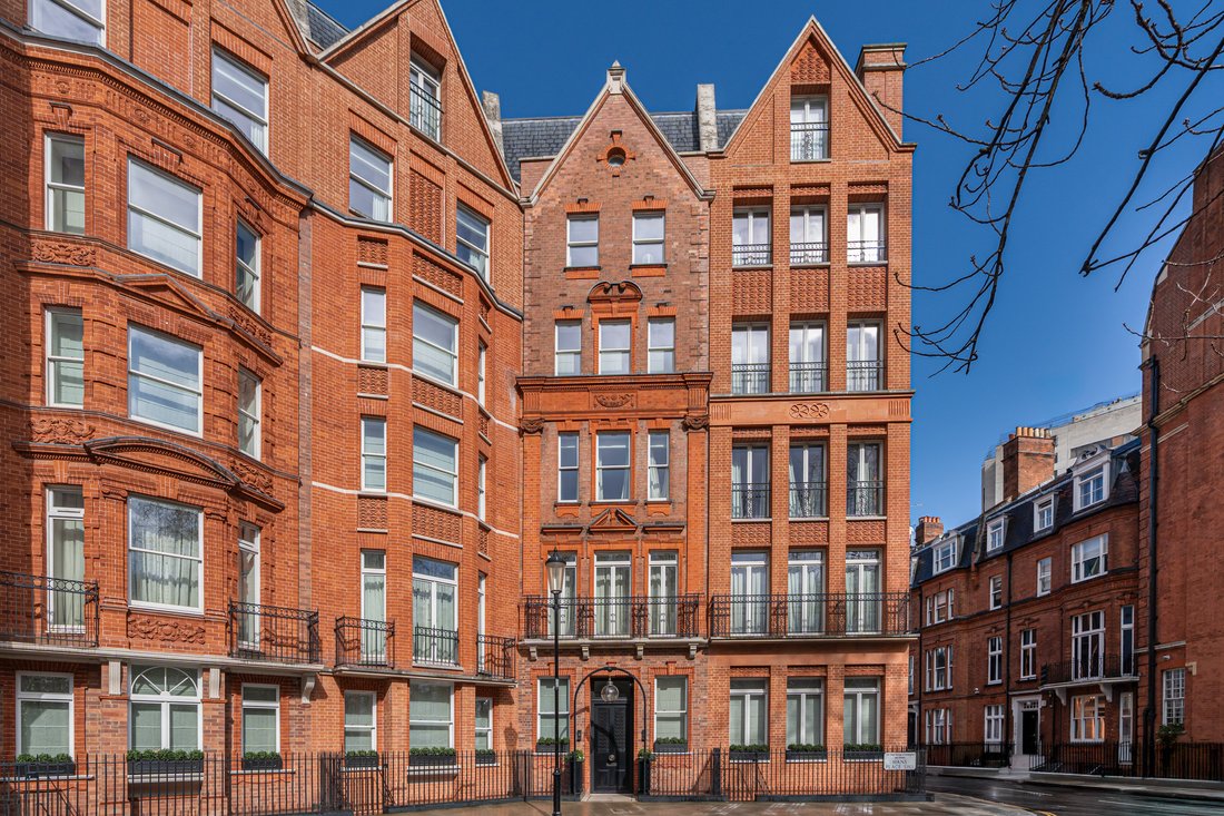 Apartment in Brompton, Kensington And Chelsea, England 1 - 17048255