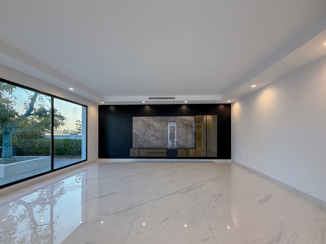 Villa in Palm Jumeirah, Dubai, United Arab Emirates 2 - 17048770