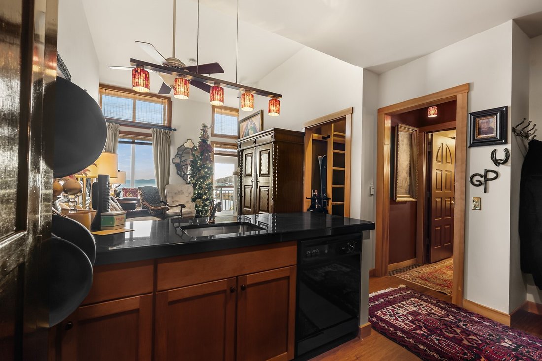 House in Sandpoint, Idaho, United States 2 - 17049857
