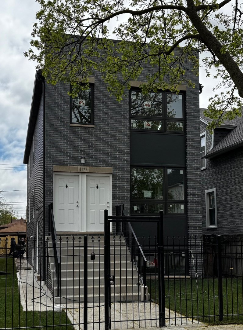 Chicago, Illinois, United States 2 - 17053199