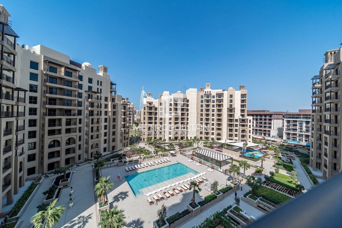 Apartment in Umm Suqeim, Dubai, United Arab Emirates 1 - 17003894