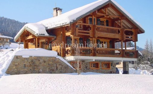 Chalet in Praz-sur-Arly, Auvergne-Rhône-Alpes, France 1