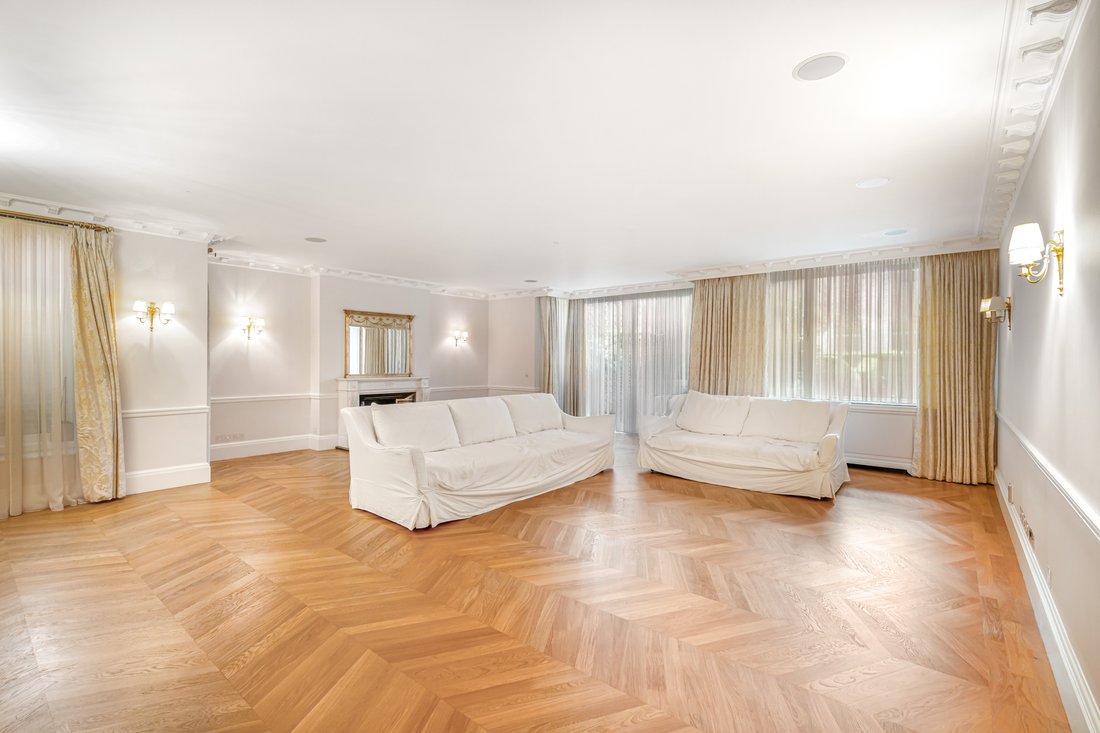 Apartment in Belgravia, Westminster, England 2 - 17049533