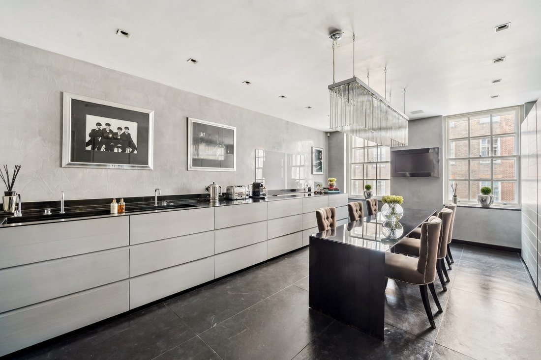 Apartment in Mayfair, Westminster, England 5 - 17049642