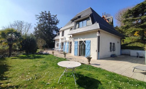 House in Villennes-sur-Seine, Ile-de-France, France 1
