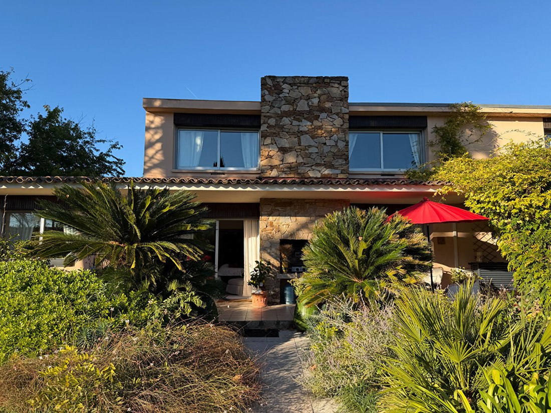 Villa in Montfavet Banlieue, Avignon, France 1 - 16536810