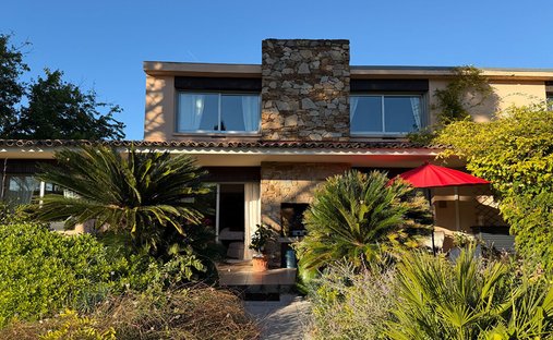 Villa in Montfavet Banlieue, Avignon, France 1