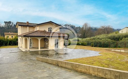 Apartment in Center, Capannori, Tuscany 1