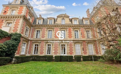 Estate in Forêt, Saint-Germain-en-Laye, France 1