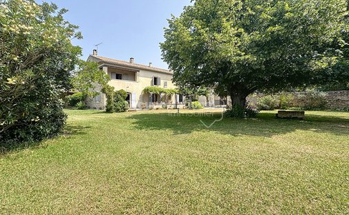 Villa in Cheval-Blanc, Provence-Alpes-Côte d'Azur, France 1