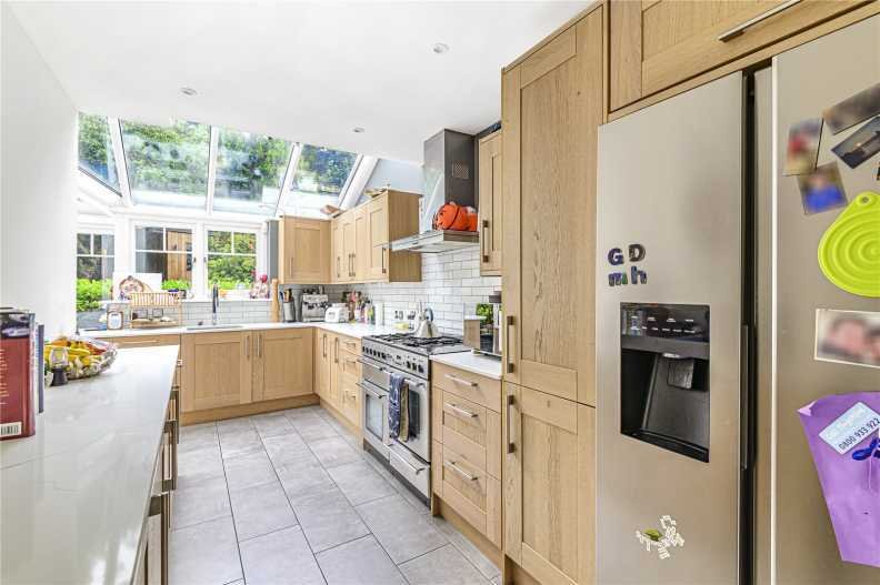 House in Holly Village, Haringey, England 5 - 17055225