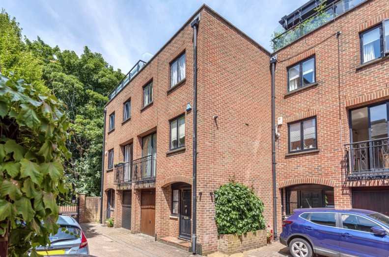 House in Holly Village, Haringey, England 1 - 17055285