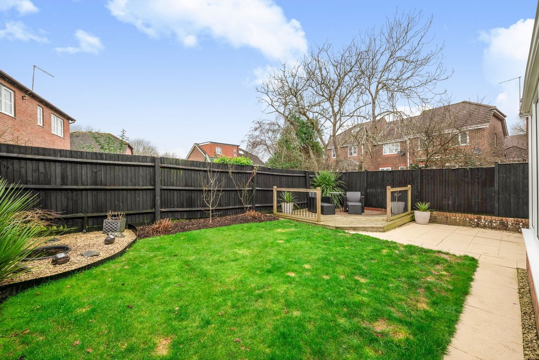 House in Burgess Hill, England 2 - 17049417