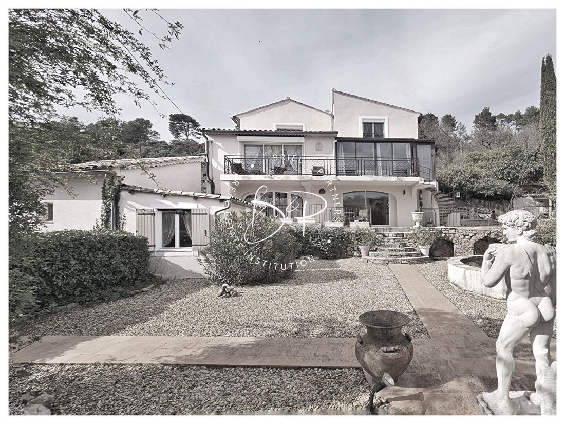 Villa in Entrecasteaux, Provence-Alpes-Côte d'Azur, France 1 - 15450861