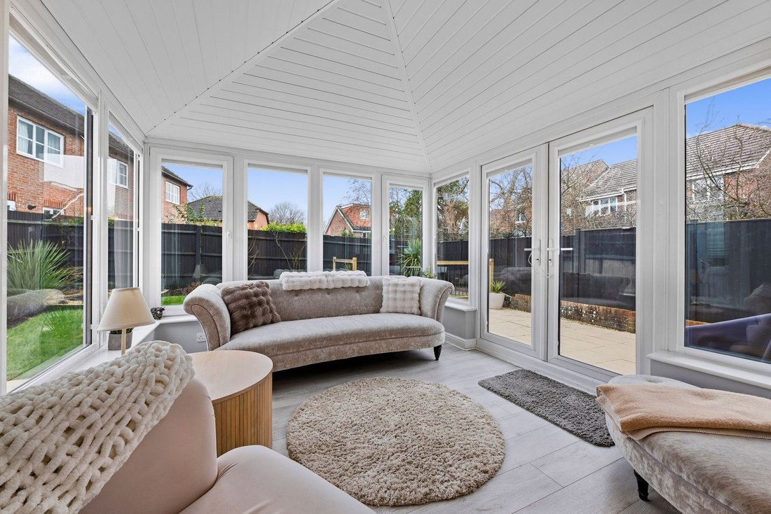 House in Burgess Hill, England 4 - 17049417