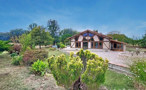 Villa in Sainte-Maure-de-Peyriac, Nouvelle-Aquitaine, France 1