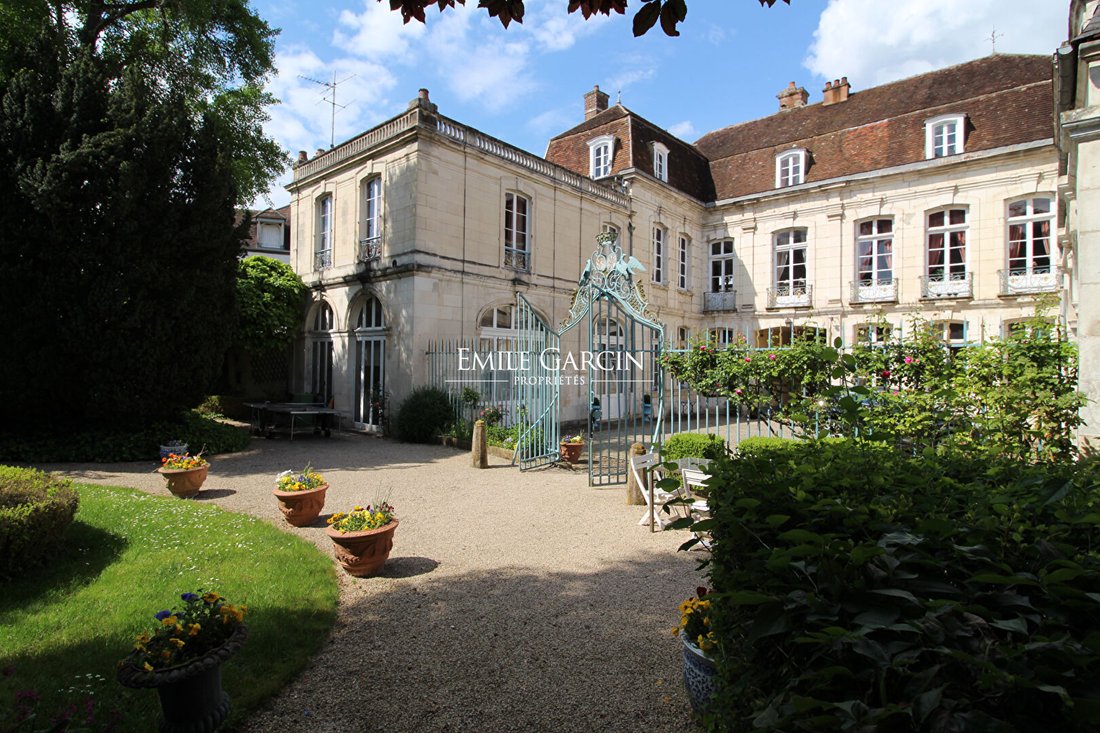 Villa in Auxerre, Bourgogne – Franche-Comté, France 1 - 15955696