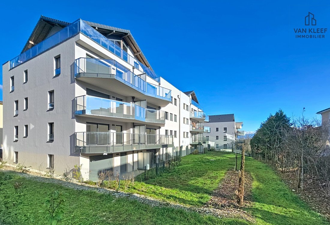 Apartment in Divonne-les-Bains, Auvergne-Rhône-Alpes, France 3 - 17052220