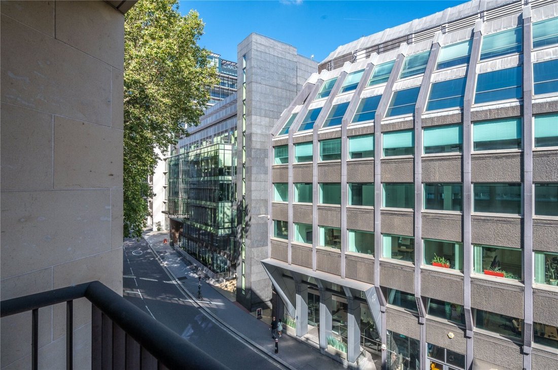 Apartment in EC4, City of London, England 3 - 17055191