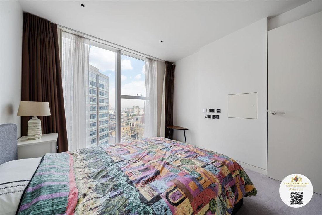 Apartment in EC2, Islington, England 5 - 17050398