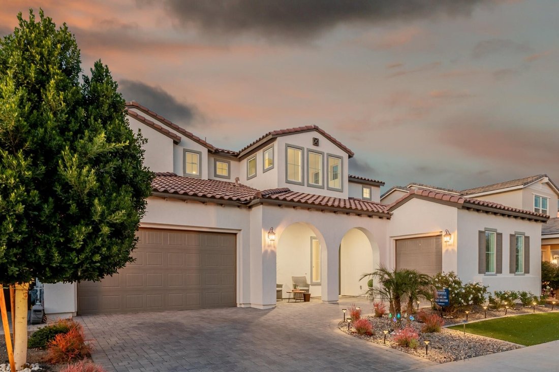 Surprise, Arizona, United States 3 - 17054794