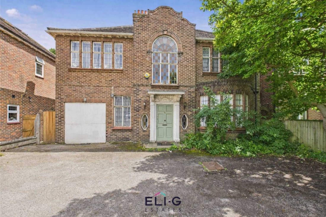 House in Barnet, England 1 - 17055174
