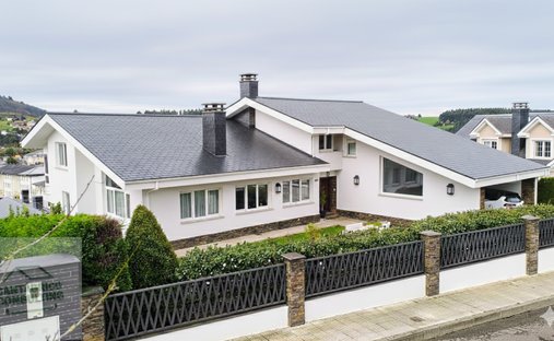 Chalet a Navia, Asturie, Spagna 1