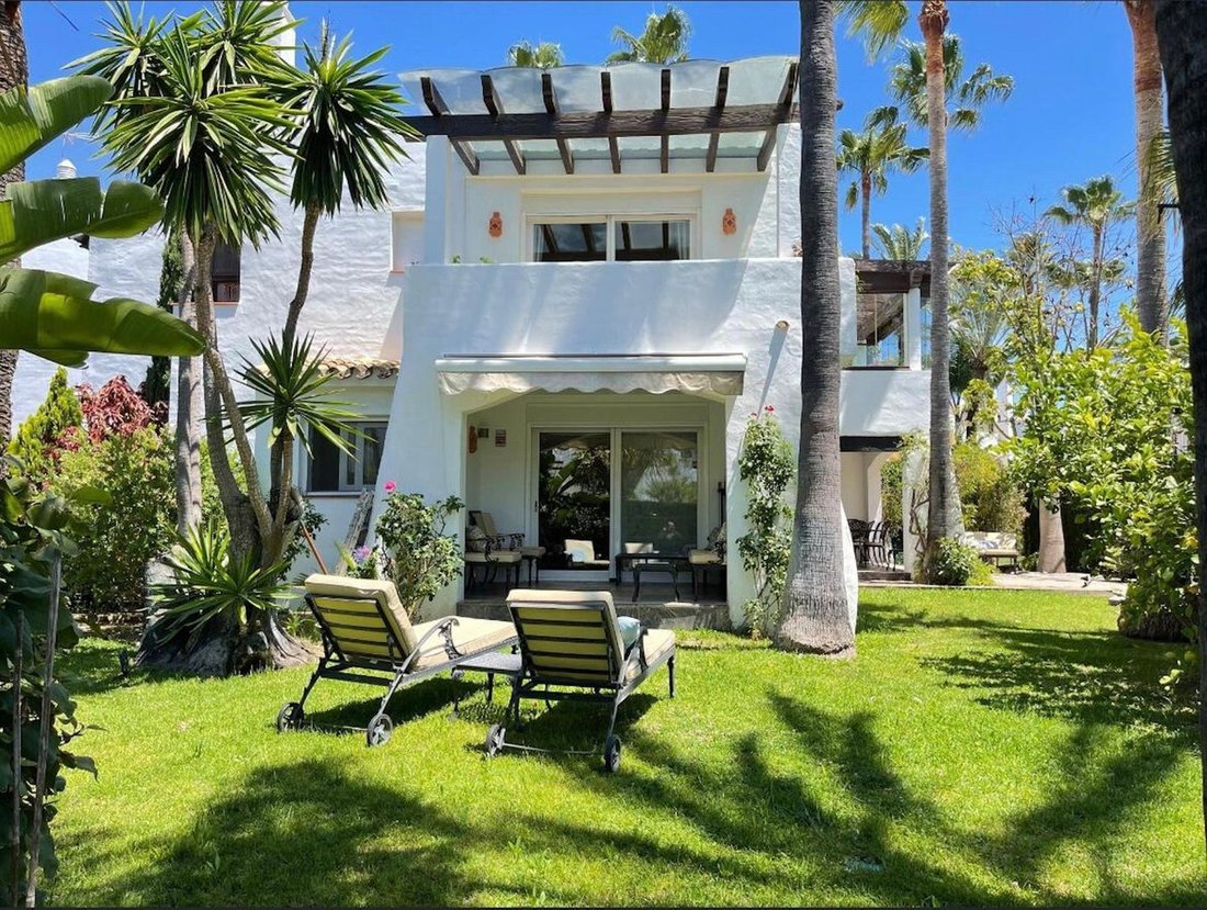 Villa in Cancelada, Estepona, Andalusia 1 - 17050451