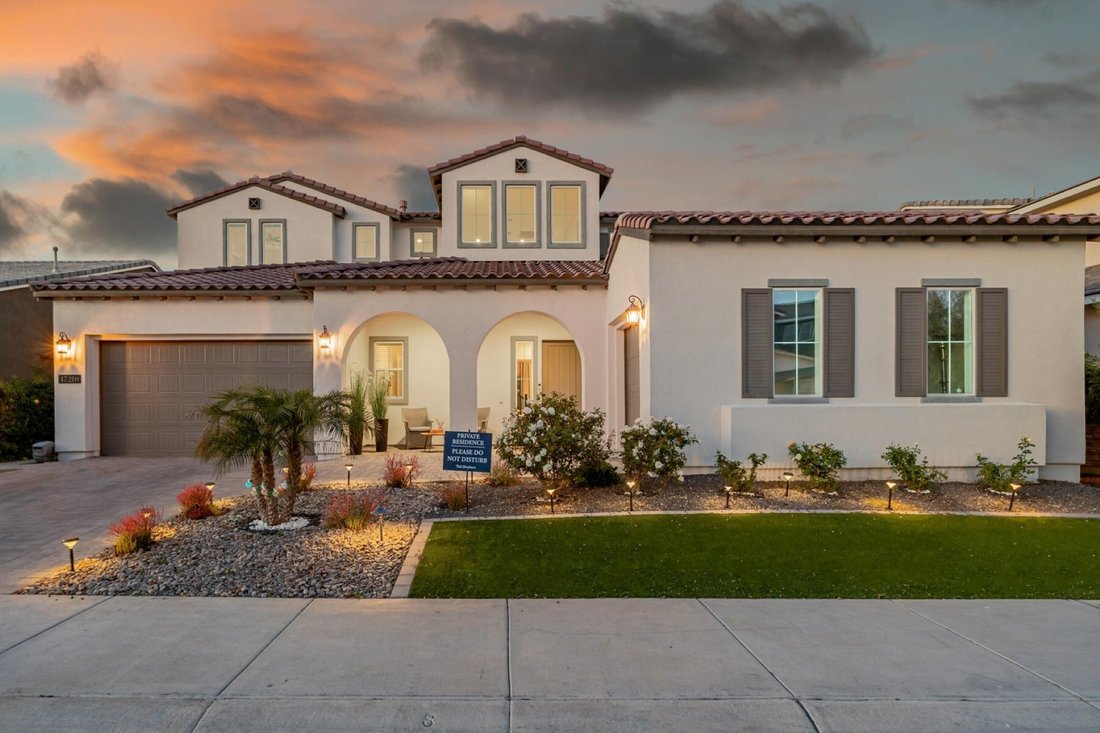 Surprise, Arizona, United States 1 - 17054794